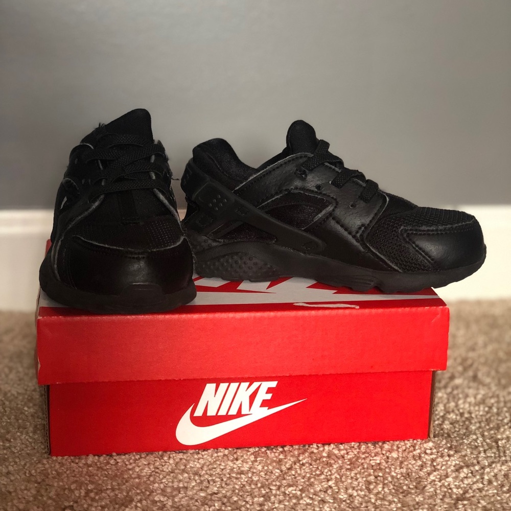 Black Nike 9c boy 👦🏻 shoes